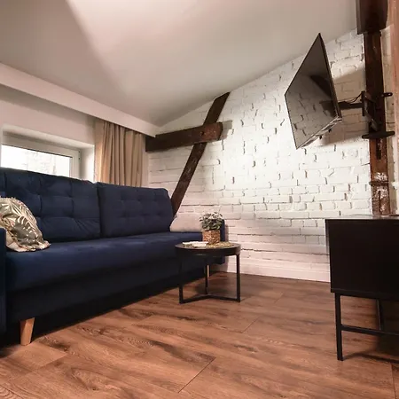 Apartment Ts *