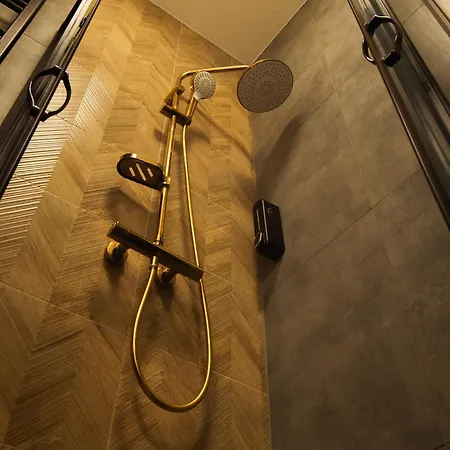 Apartment Ts *